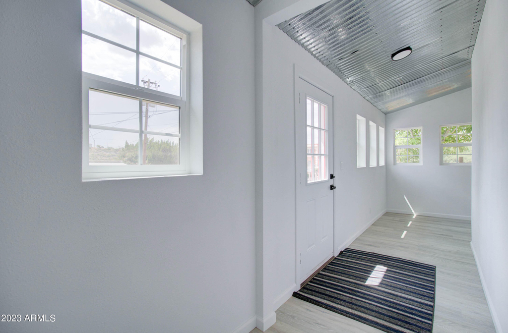 258 S Sutherland Street - Photo 29