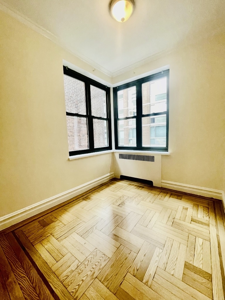 124 East 24th Street - Photo 1