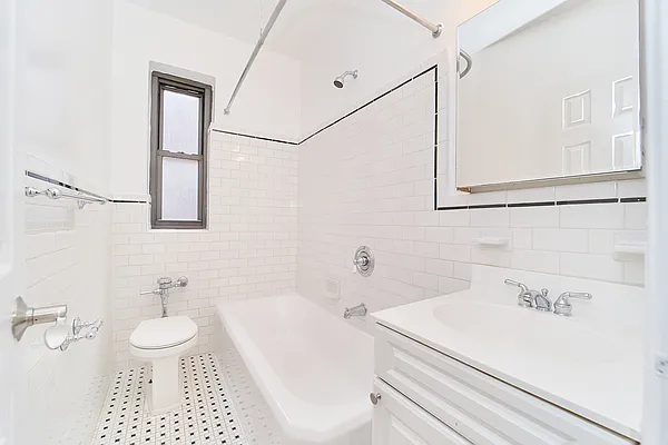 124 East 24th Street - Photo 4