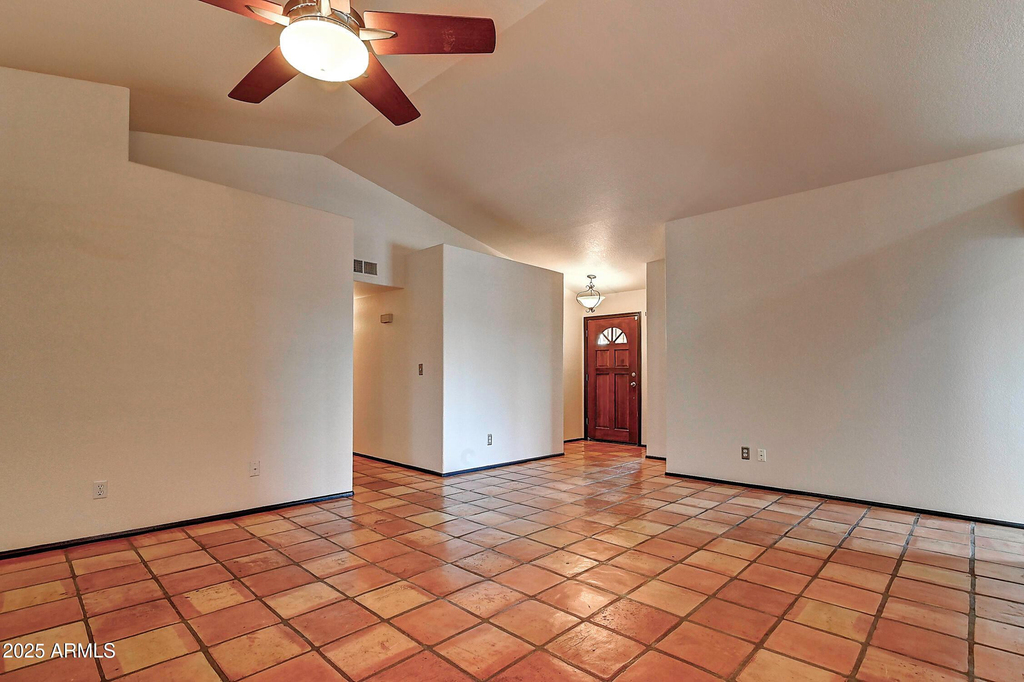 14004 N Sussex Place - Photo 10
