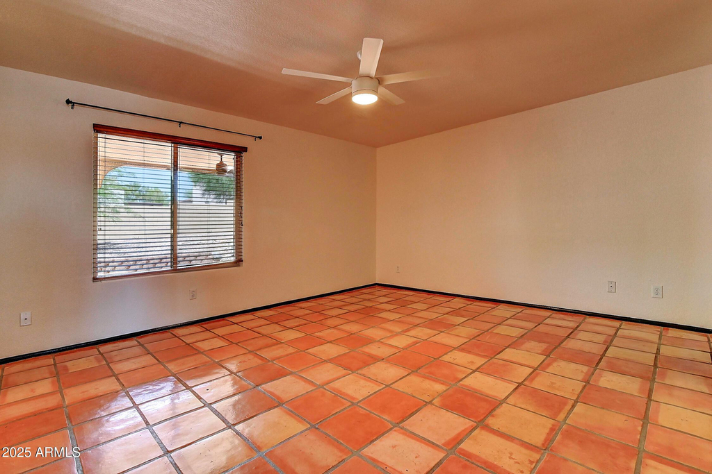 14004 N Sussex Place - Photo 18