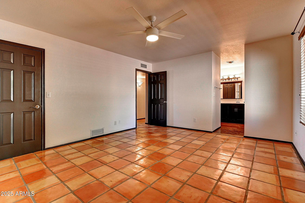 14004 N Sussex Place - Photo 19
