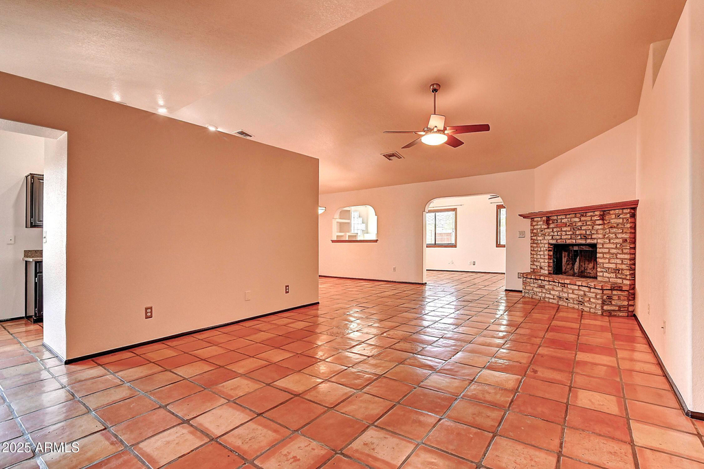 14004 N Sussex Place - Photo 4