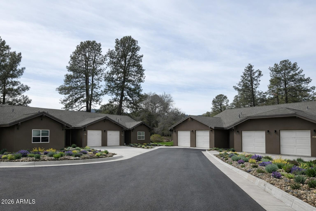 561 Sally Lane - Photo 3