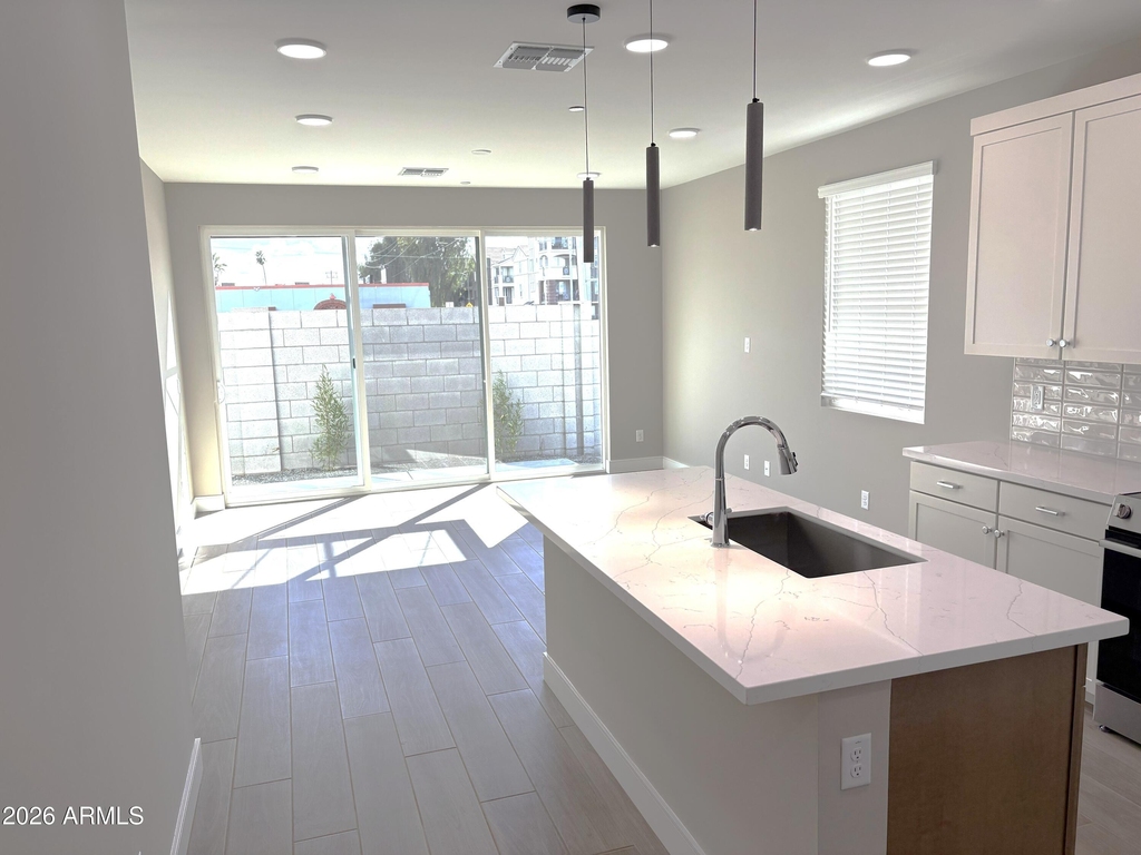1019 E Pasadena Avenue - Photo 3