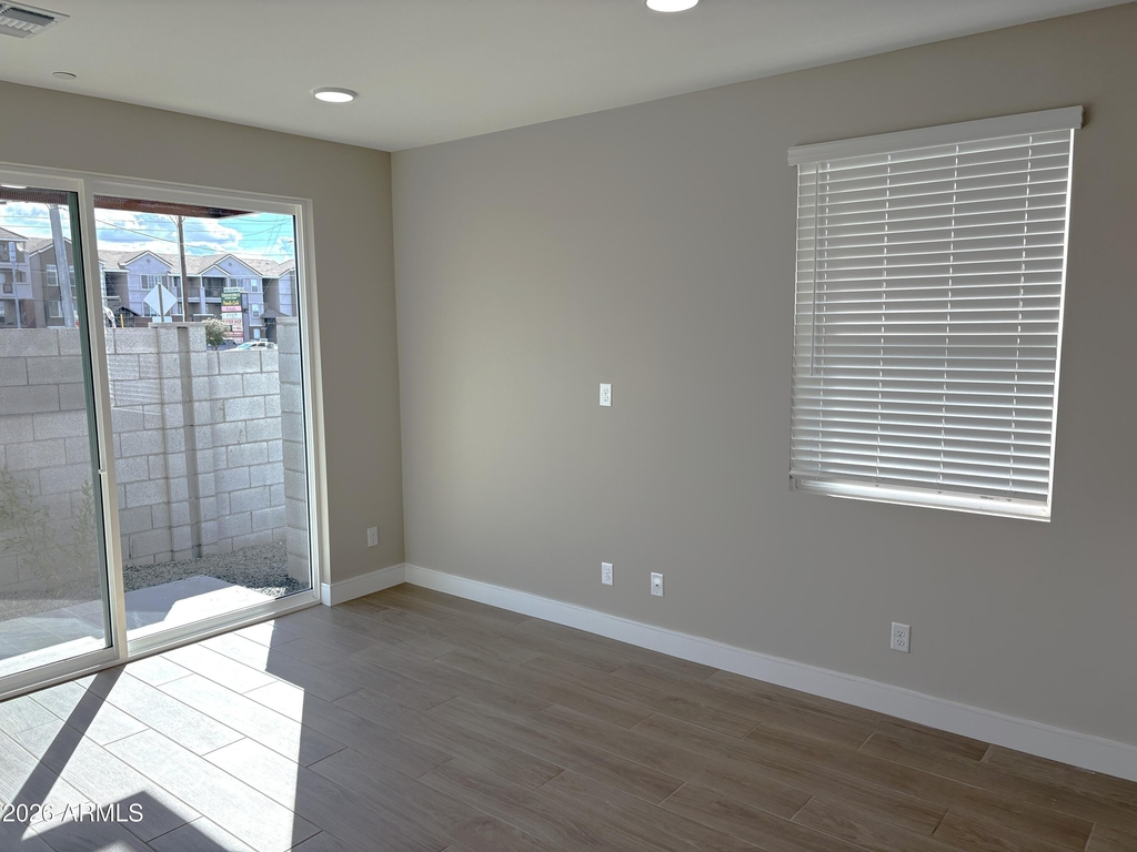 1019 E Pasadena Avenue - Photo 10