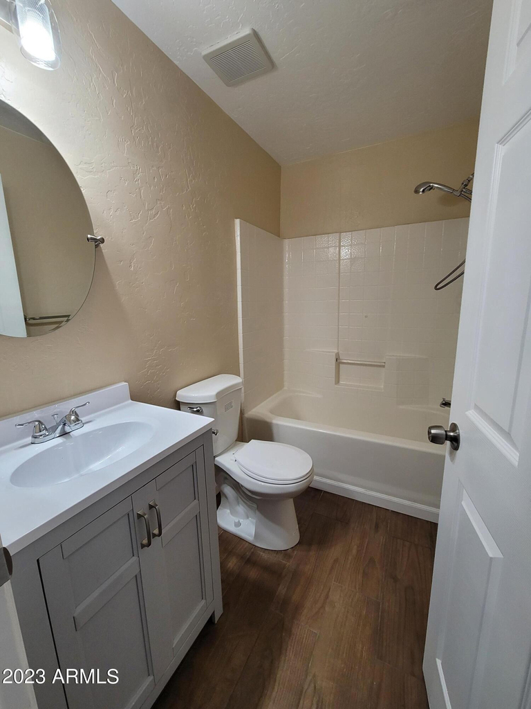532 W 9th Street - Photo 4