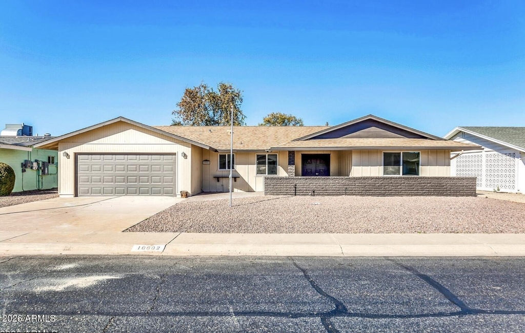 10602 W Cumberland Drive - Photo 1