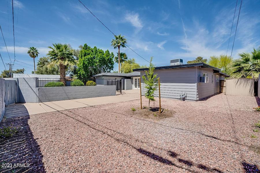 543 W 19th Street - Photo 20