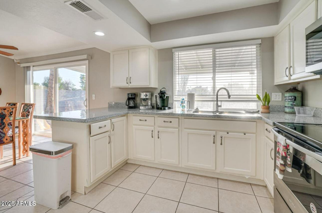 9819 N 67th Drive - Photo 2