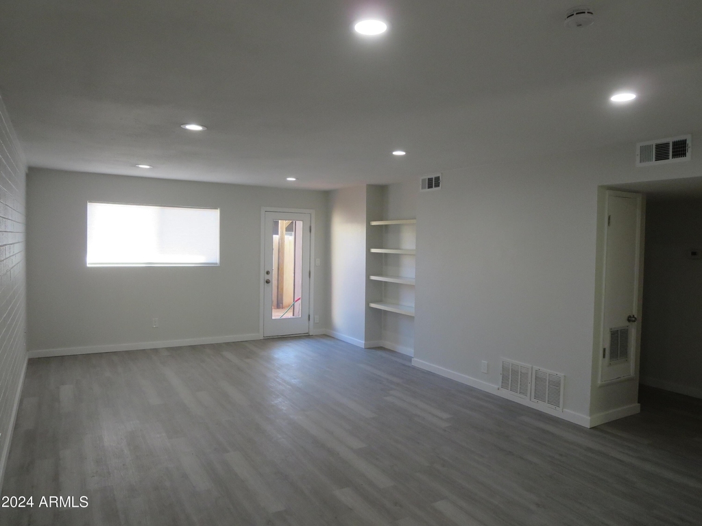 1450 E Bethany Home Road - Photo 9