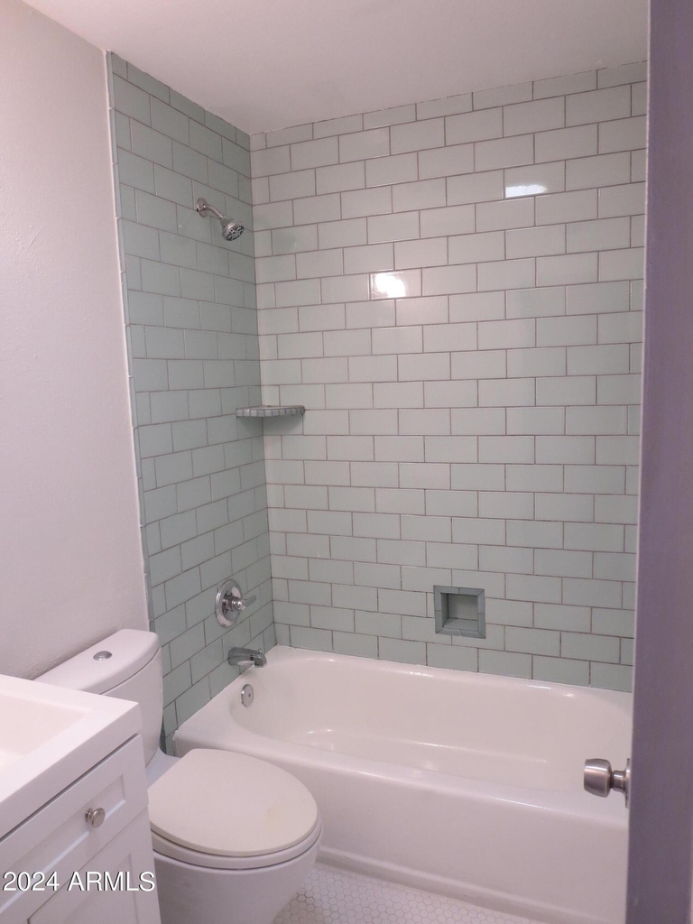 1450 E Bethany Home Road - Photo 8