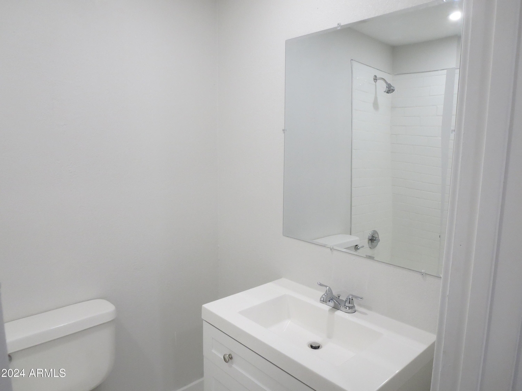 1450 E Bethany Home Road - Photo 5