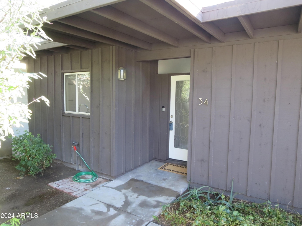 1450 E Bethany Home Road - Photo 0