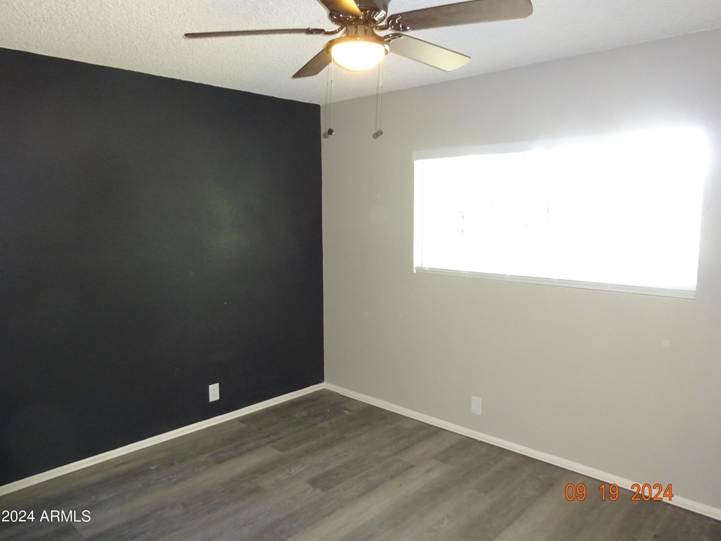341 E Vogel Avenue - Photo 9