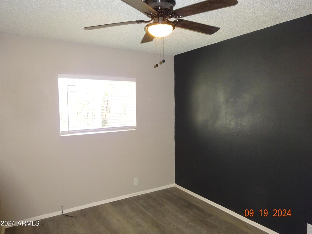 341 E Vogel Avenue - Photo 7