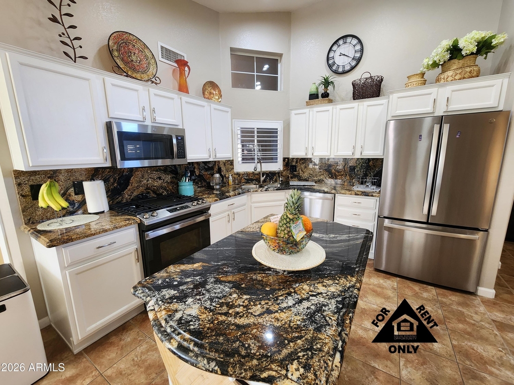 15548 W Catalina Drive - Photo 9