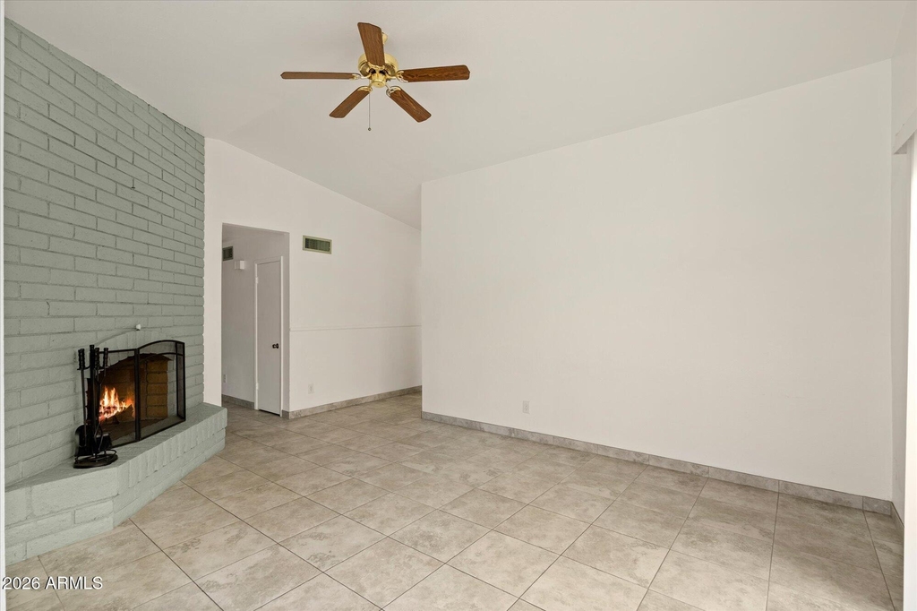 8037 N 40th Avenue - Photo 3