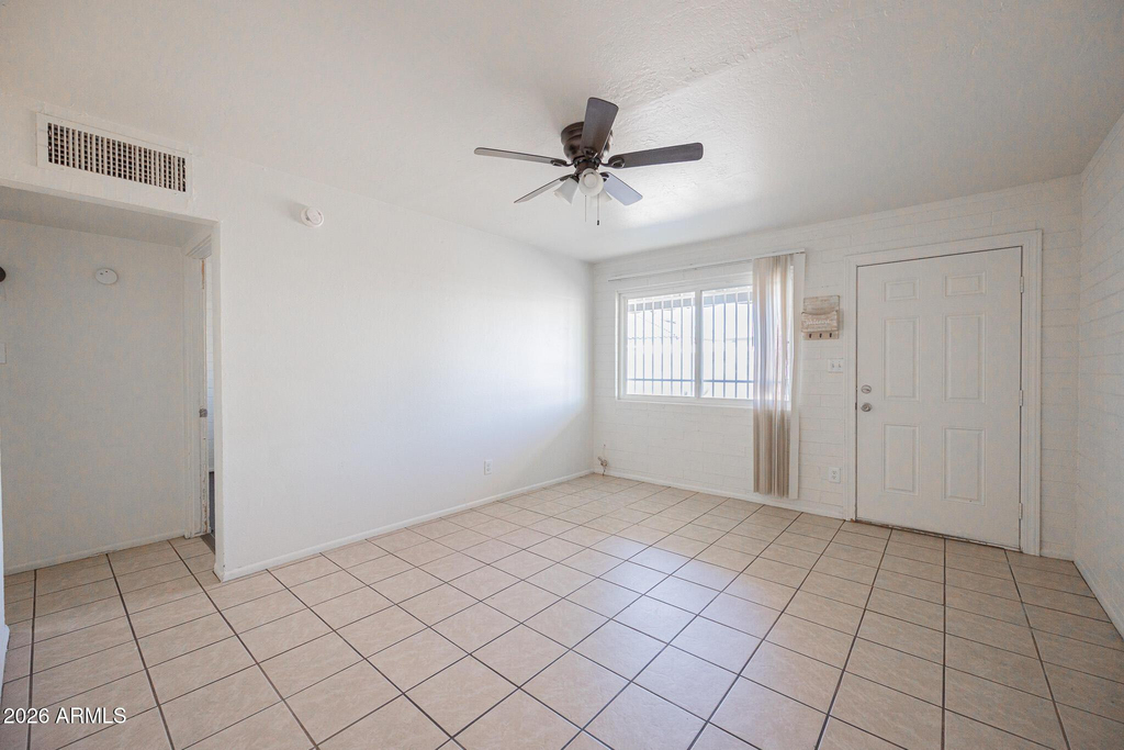1915 N 26th Place - Photo 4