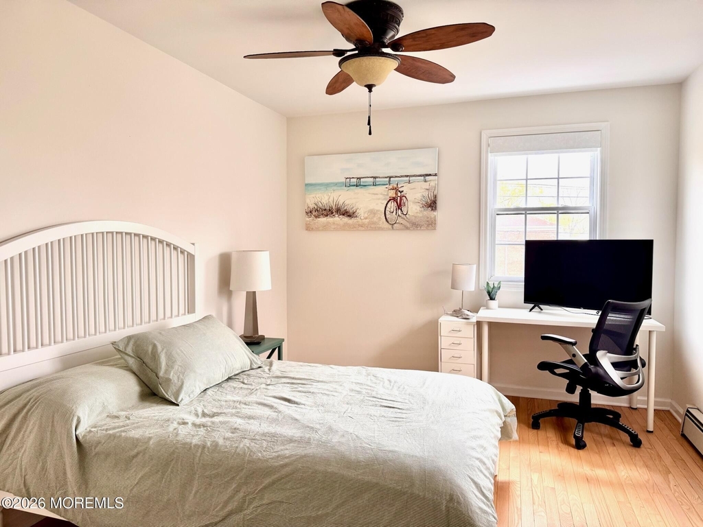 561 Monmouth Avenue - Photo 15