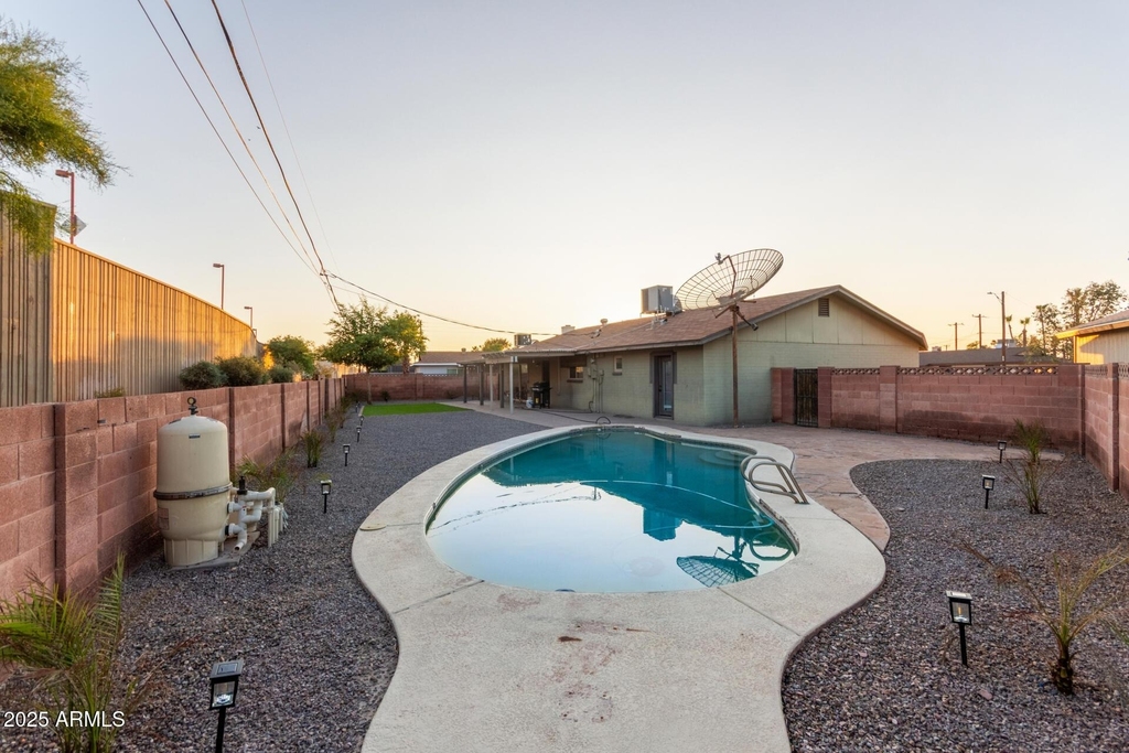 319 E Riviera Drive - Photo 24