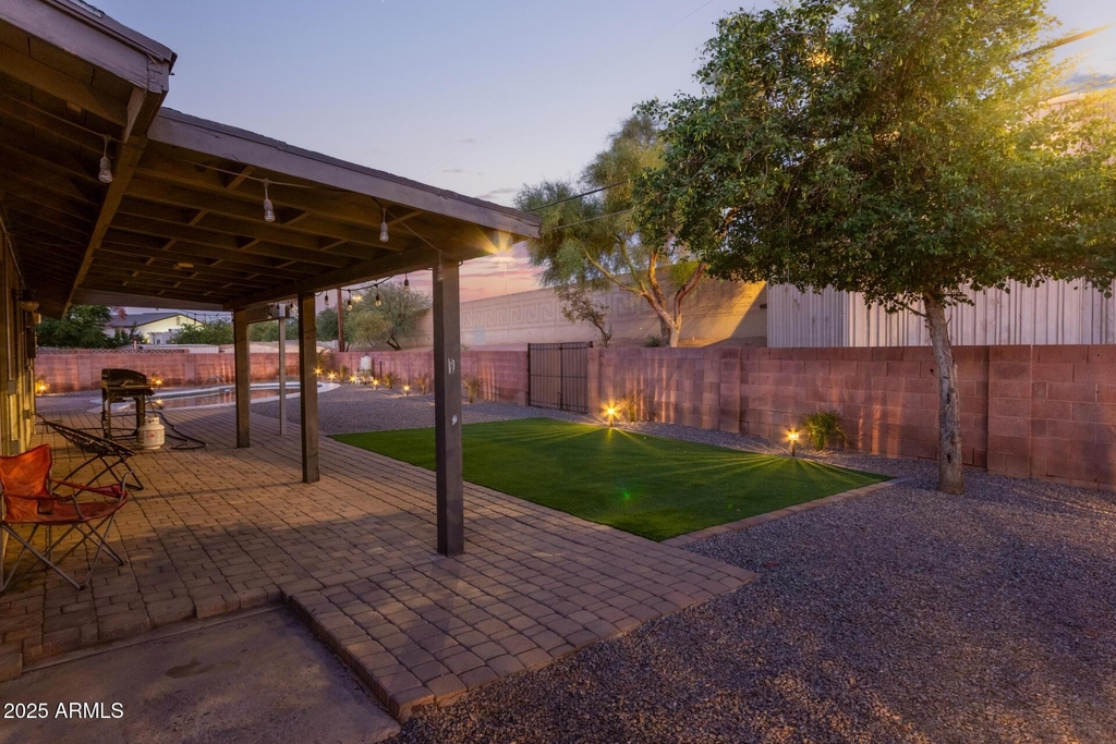 319 E Riviera Drive - Photo 23