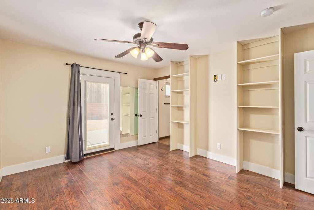319 E Riviera Drive - Photo 13