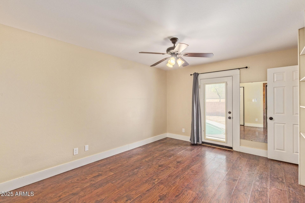 319 E Riviera Drive - Photo 12