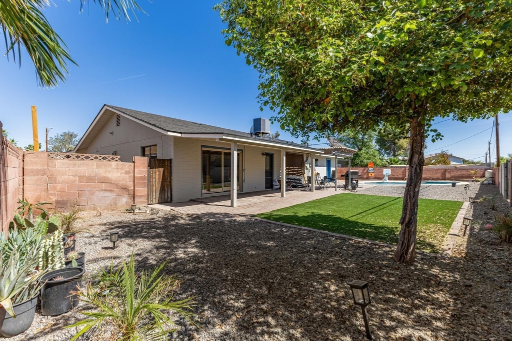 319 E Riviera Drive - Photo 29