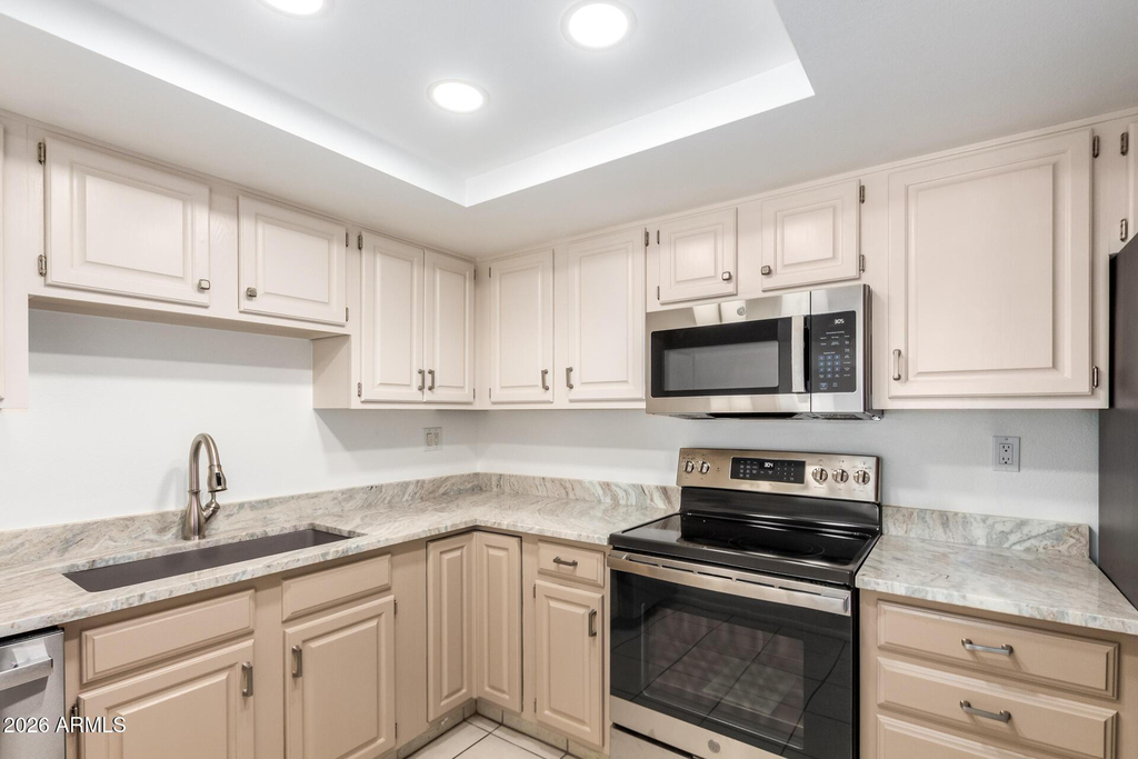 7840 E Camelback Road - Photo 4