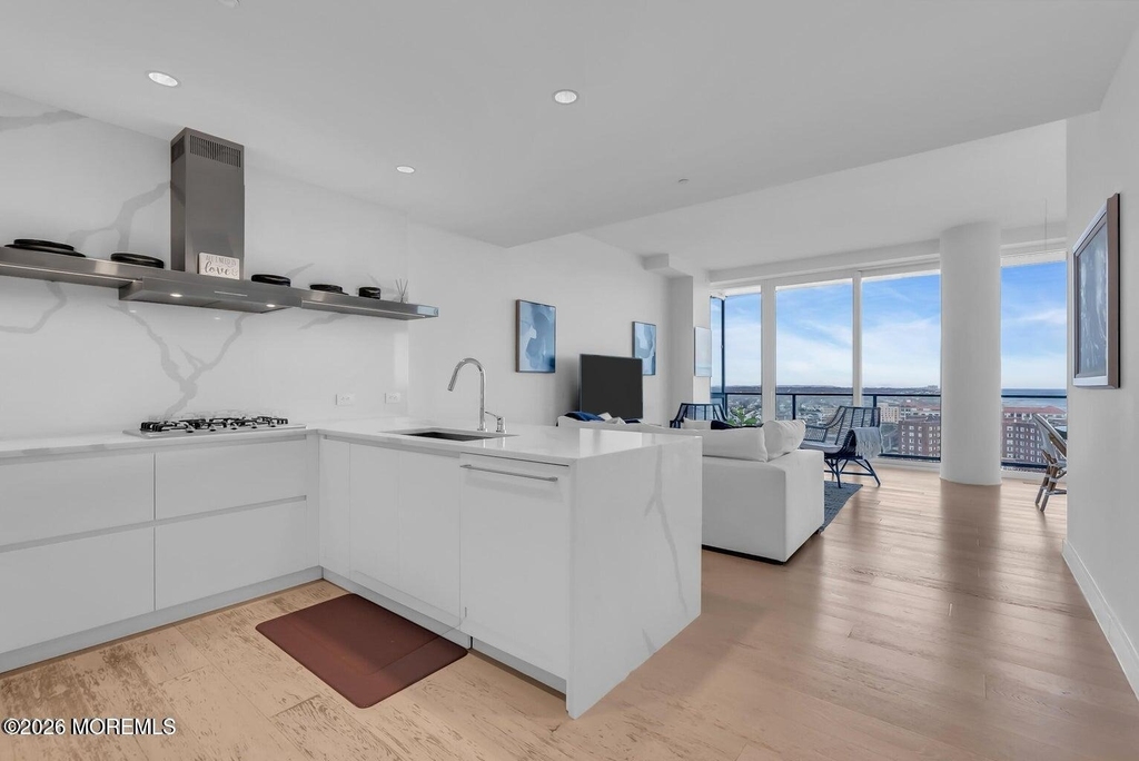 1101 Ocean Avenue N - Photo 5