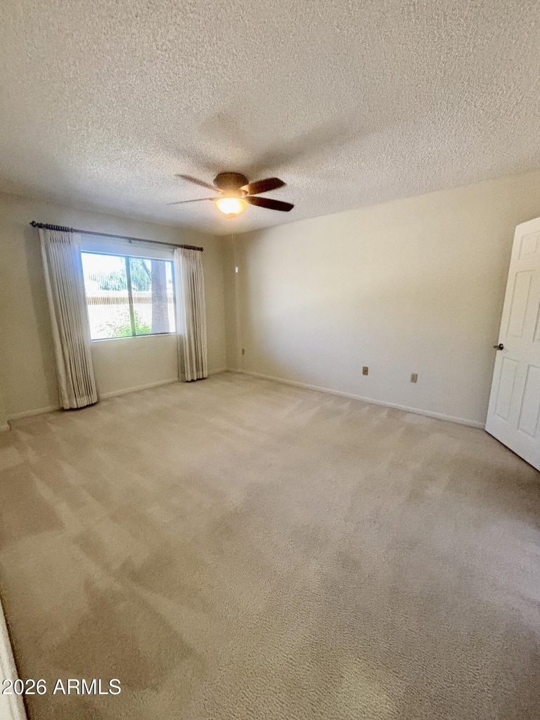 10330 W Thunderbird Boulevard - Photo 12