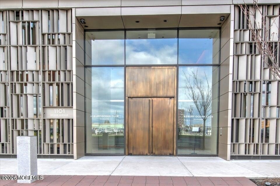 1101 Ocean Avenue N - Photo 2