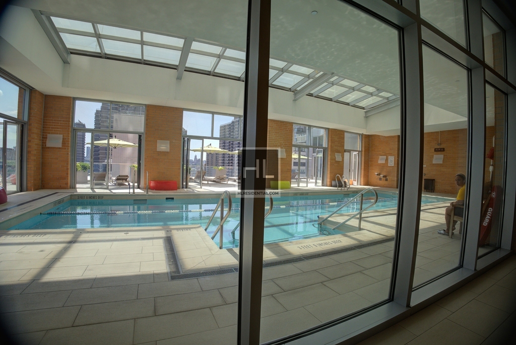 Spruce Street - Photo 16