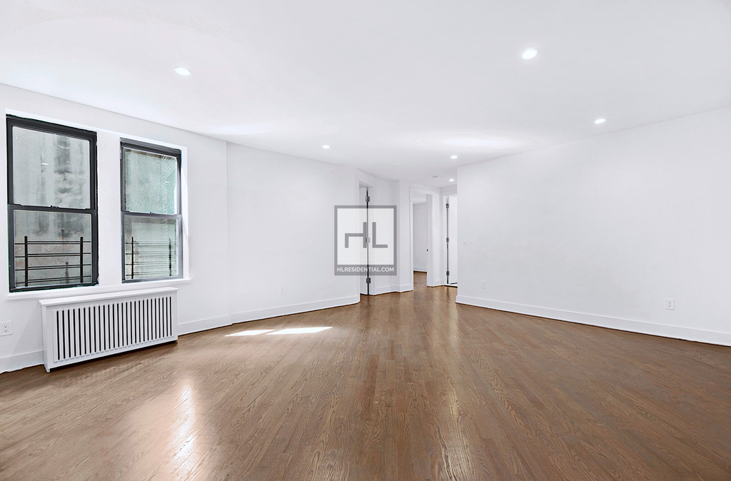 East 70th Street - Photo 2