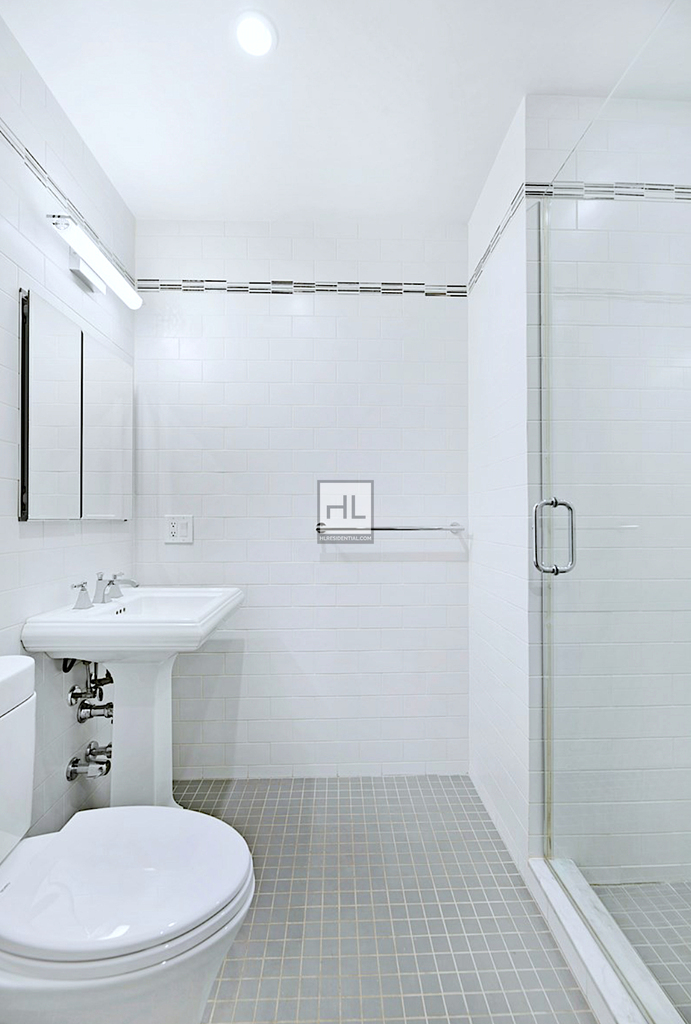 East 70th Street - Photo 4
