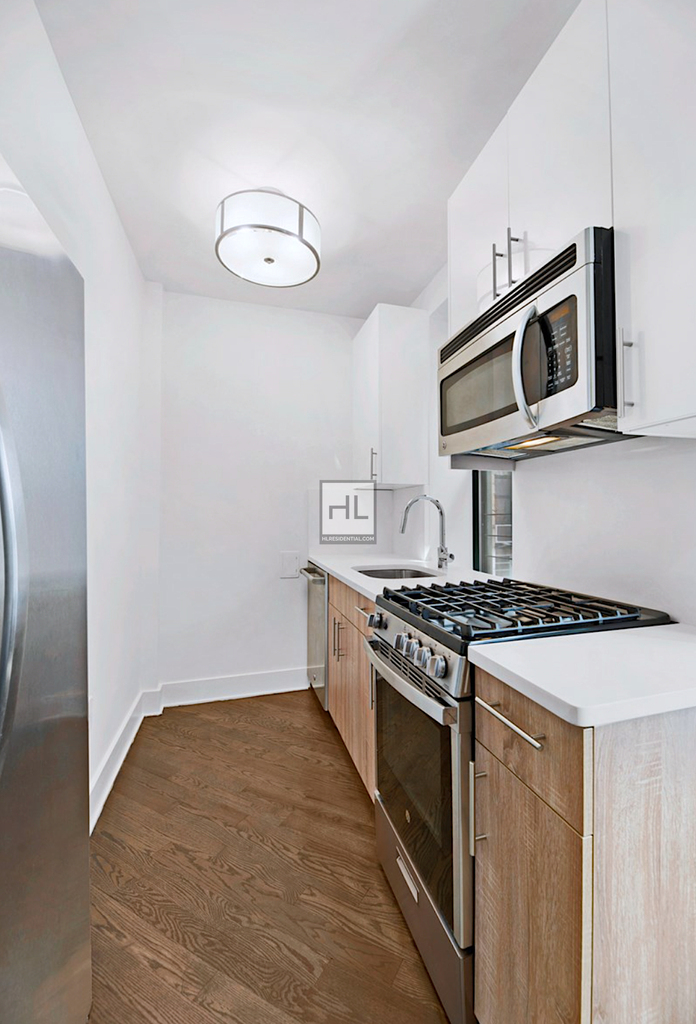 East 70th Street - Photo 1