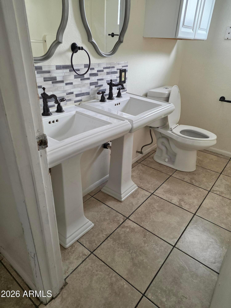 504 N Roosevelt Avenue - Photo 9