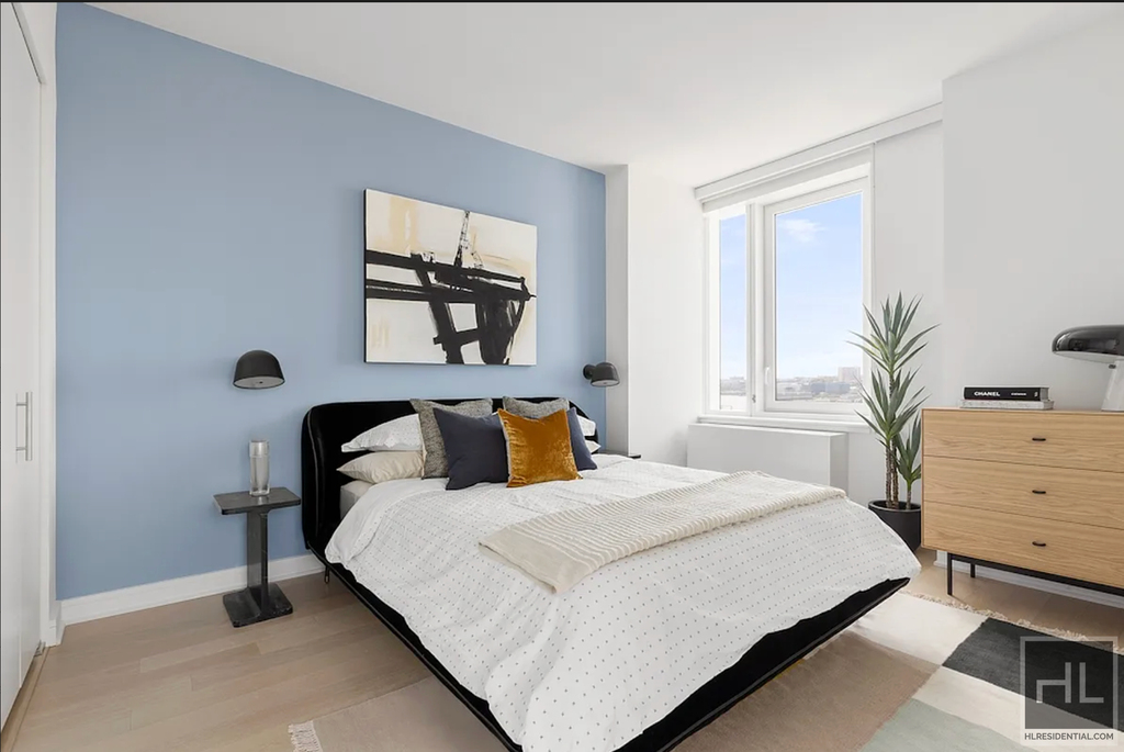 West 38th Street - Photo 1