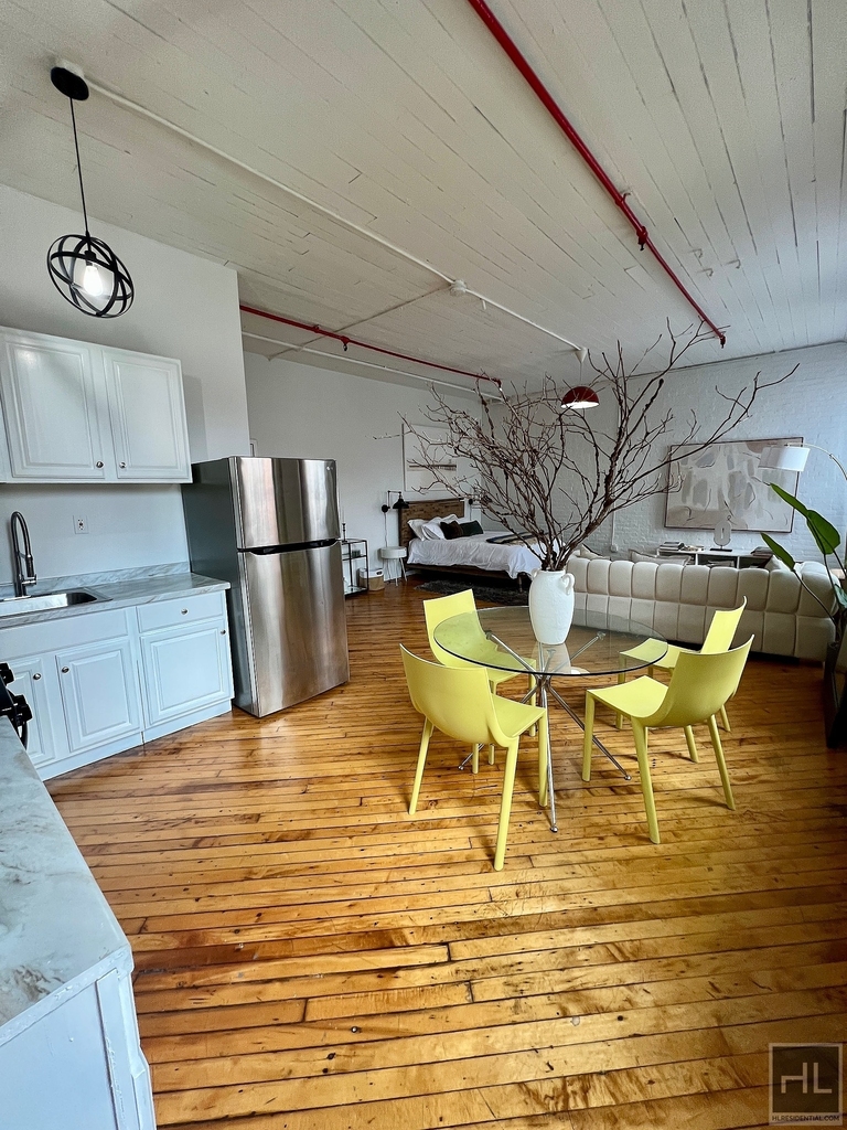 112 Lincoln Avenue - Photo 5
