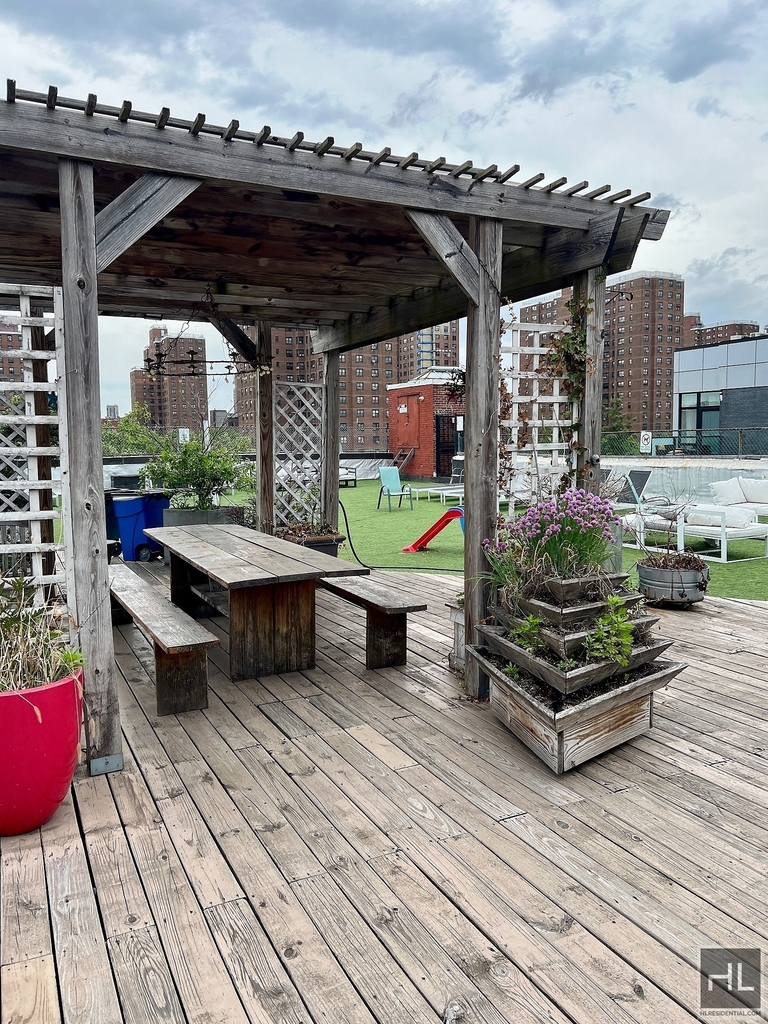 112 Lincoln Avenue - Photo 16