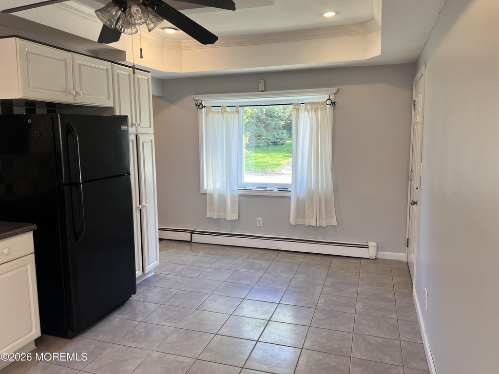 391 Monmouth Avenue - Photo 6
