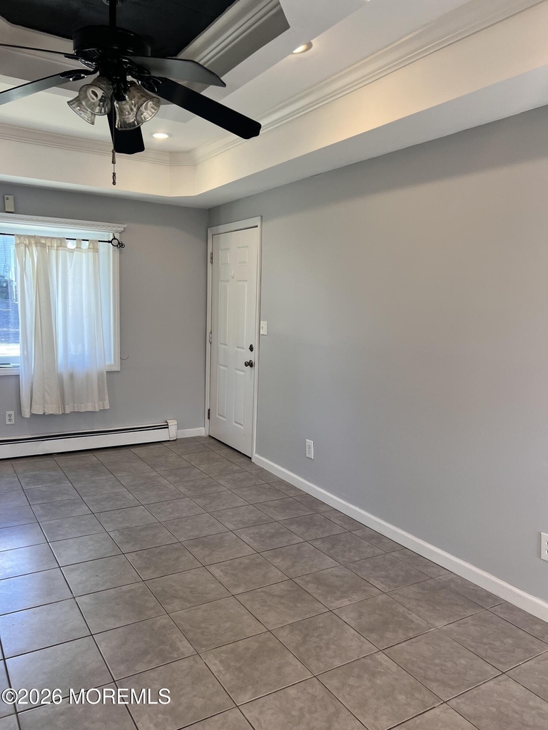 391 Monmouth Avenue - Photo 5