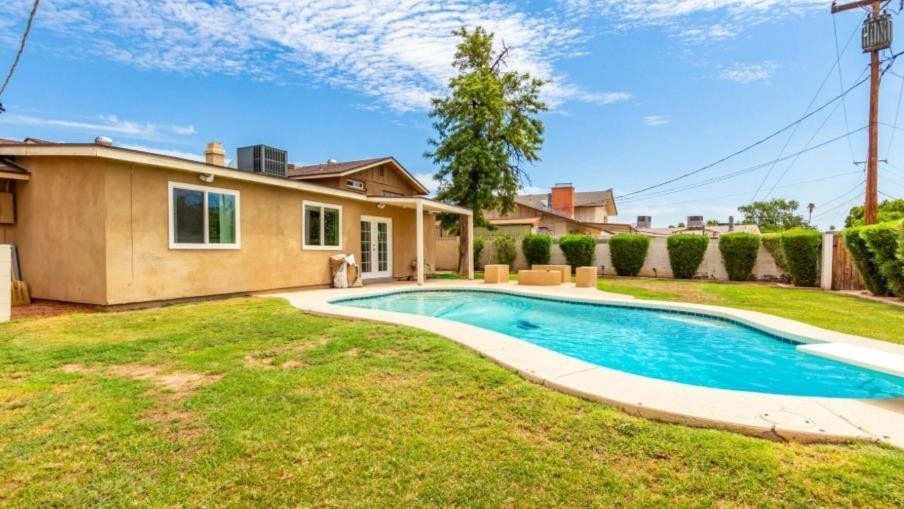 919 E La Jolla Drive - Photo 1
