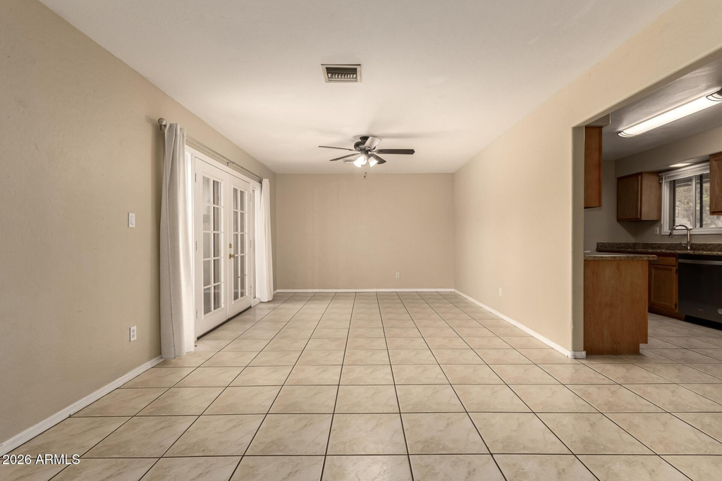 3613 S Kenneth Place - Photo 7