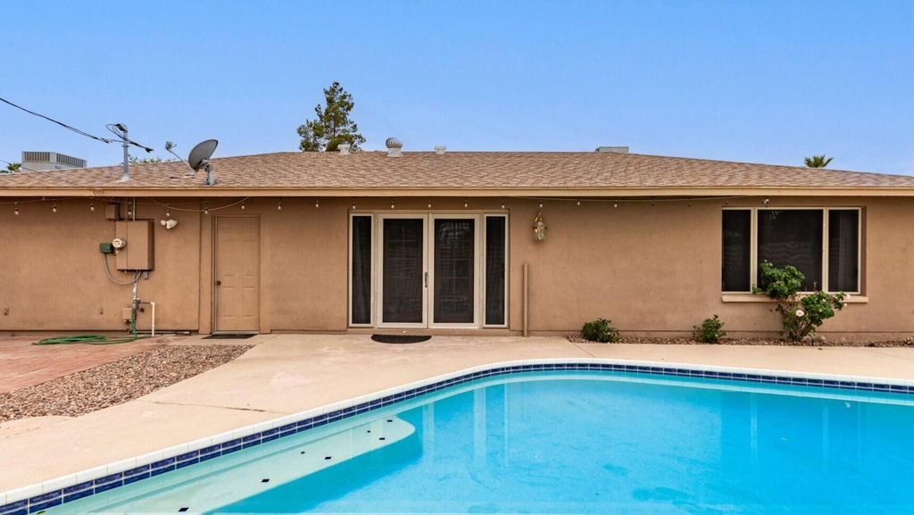3613 S Kenneth Place - Photo 2