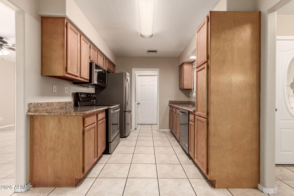 3613 S Kenneth Place - Photo 8