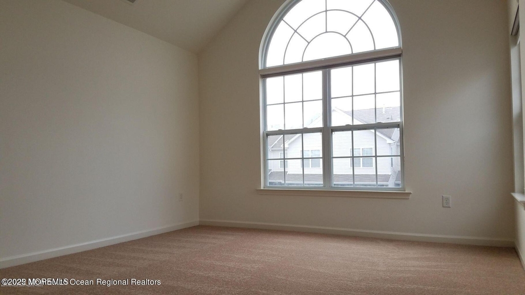 11 Hawthorne Drive - Photo 3