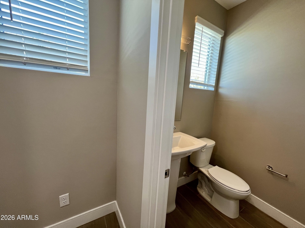 1017 E Pasadena Avenue - Photo 8