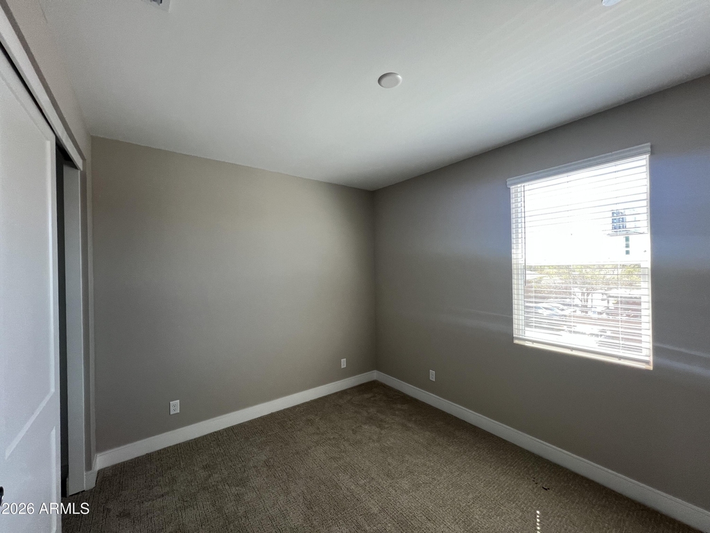 1015 E Pasadena Avenue - Photo 16